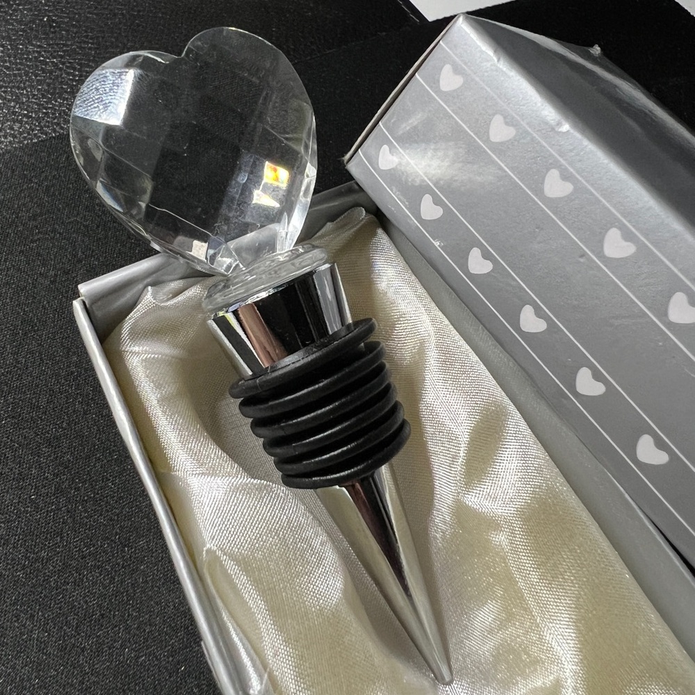 Heart ❤️ shape crystal wine stopper